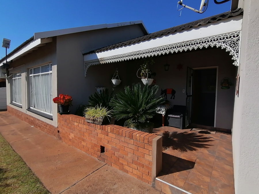 3 Bedroom Property for Sale in Stilfontein Ext 4 North West
